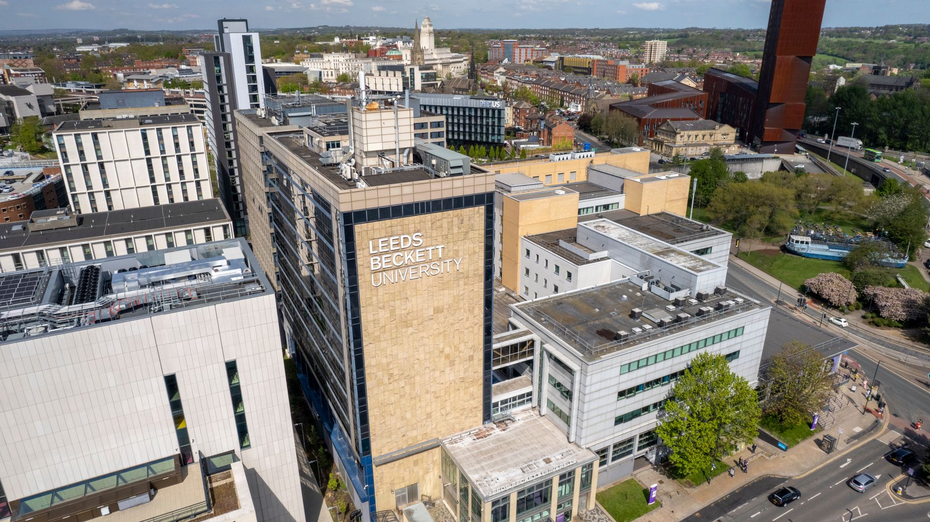 What Tier Is the University of Birmingham? The History and Academic Strength of the First Red Brick University - campus view