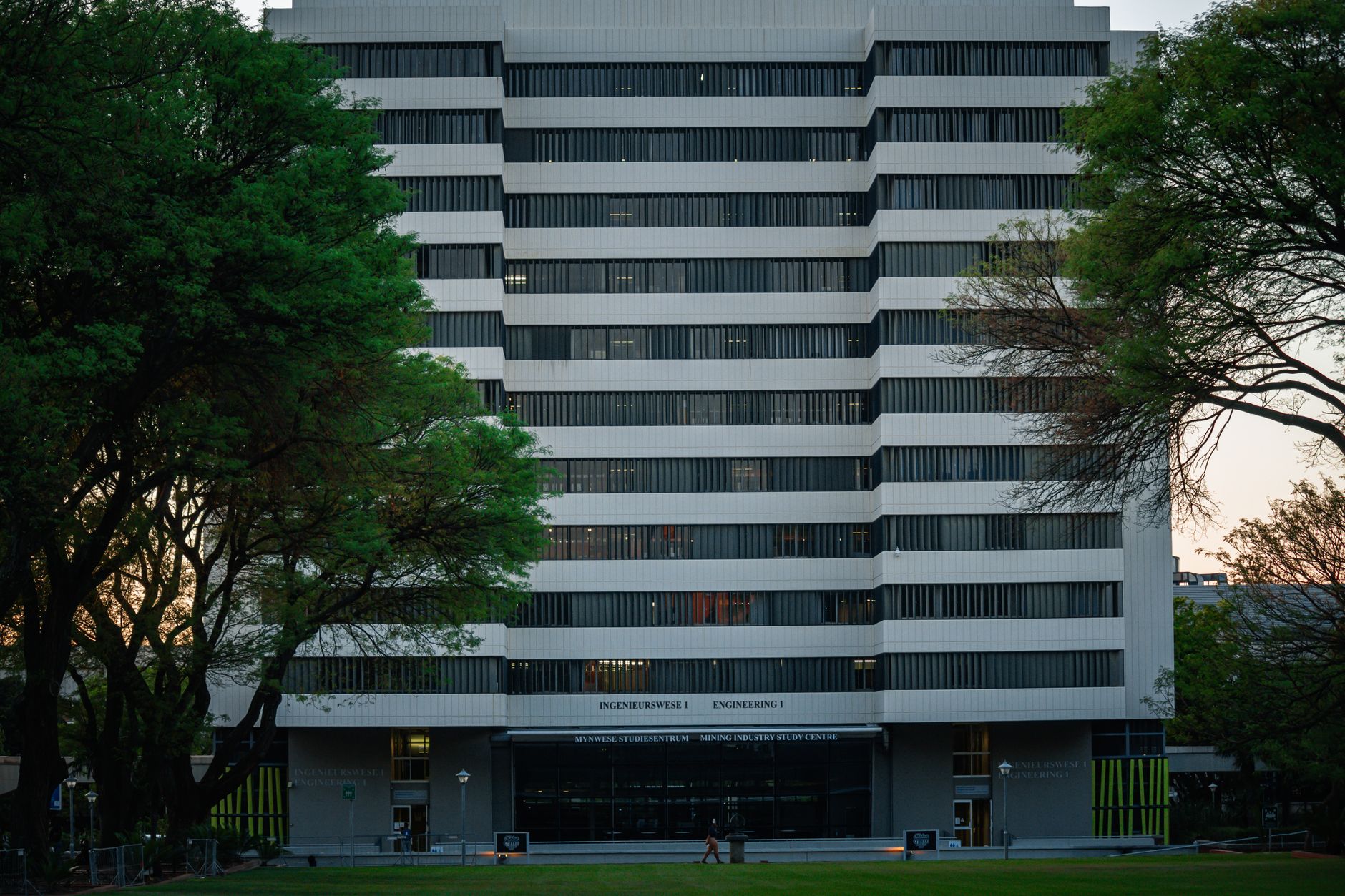 University of Melbourne: A Century-Old Institution at the Summit of Australian Academia, and How Chinese Students Can Get In - campus view
